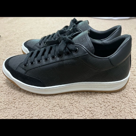 MEN’S NEW BURBERRY SHOES/SNEAKERS $350 OBO - Picture 2 of 4